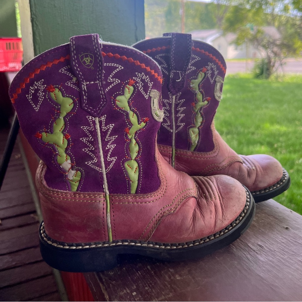 Ariat Fatbaby girls pink purple western cactus cowgirl boots size 12.5.